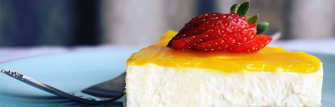 Can't control your sweet tooth? Cake with strawberries.